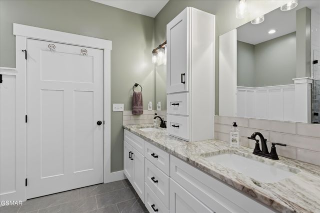 622 Johnson Estate Lane, Sevierville, TN 37862