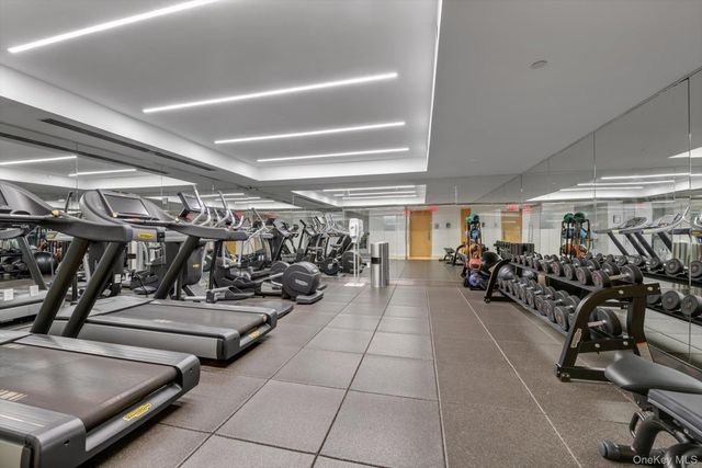 138-35 39th Avenue 5L, Flushing, NY 11354