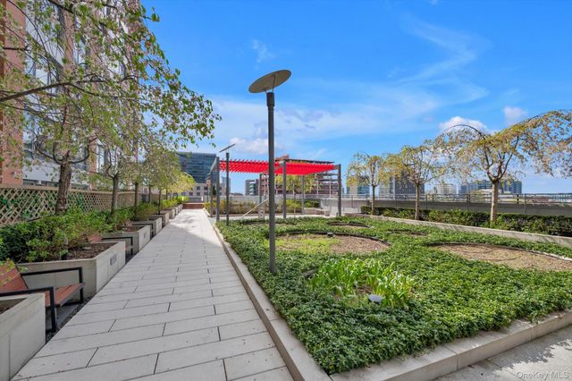 138-35 39th Avenue 5L, Flushing, NY 11354