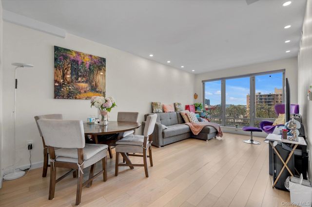 138-35 39th Avenue 5L, Flushing, NY 11354