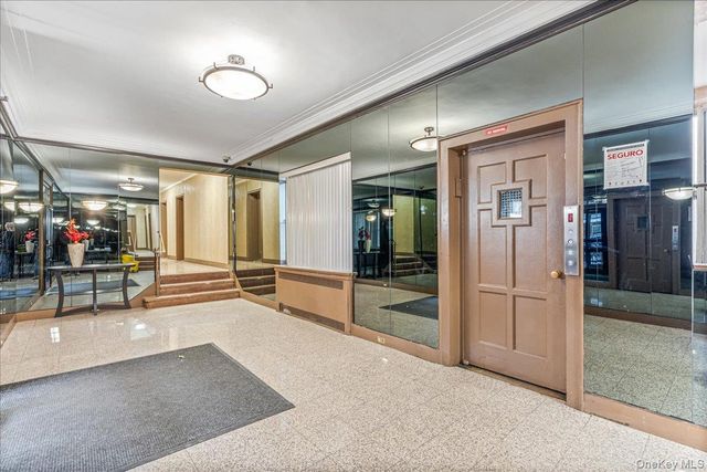 65-74 Saunders Street 6J, Rego Park, NY 11374