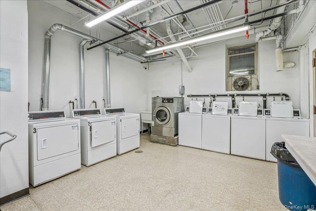 65-74 Saunders Street 6J, Rego Park, NY 11374