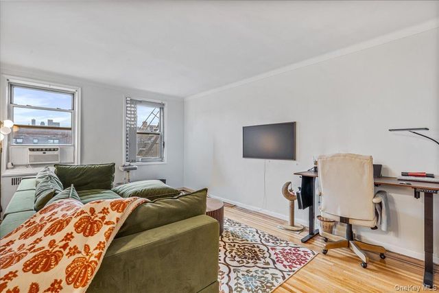 65-74 Saunders Street 6J, Rego Park, NY 11374