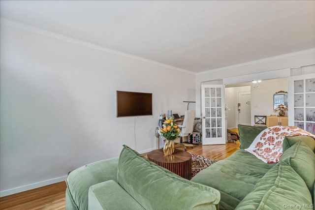 65-74 Saunders Street 6J, Rego Park, NY 11374