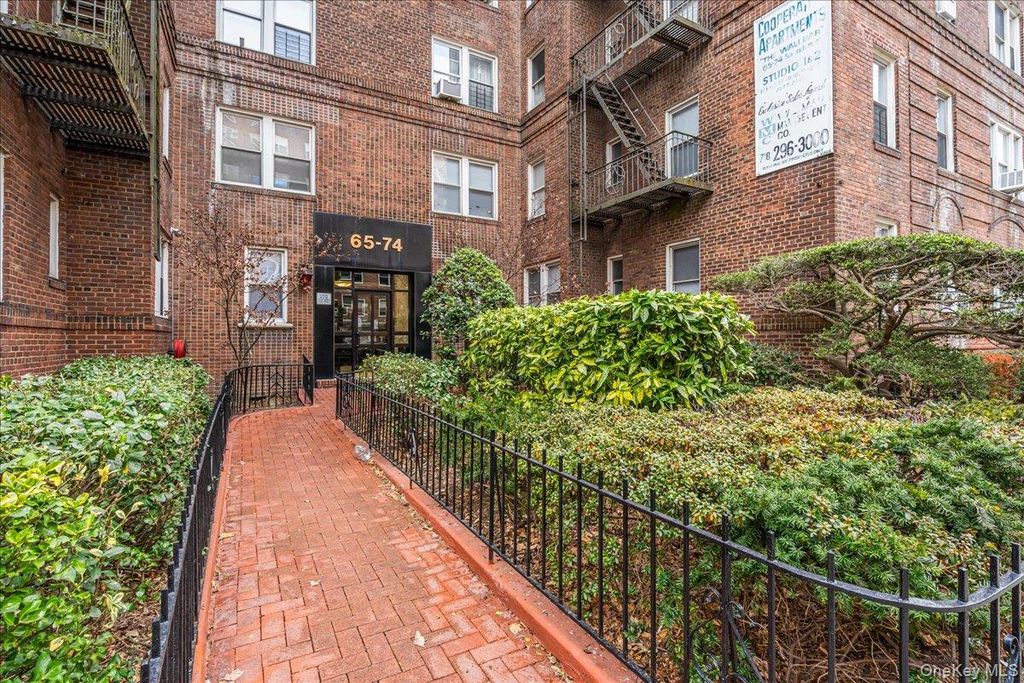 65-74 Saunders Street 6J, Rego Park, NY 11374