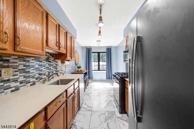 16 Estate Rd, Hillsborough Twp., NJ 08844