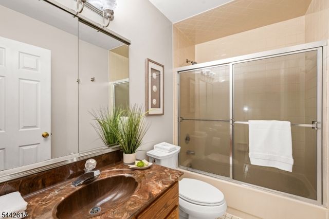 16 Estate Rd, Hillsborough Twp., NJ 08844