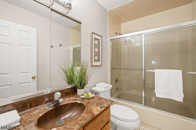 16 Estate Rd, Hillsborough Twp., NJ 08844