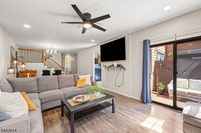 16 Estate Rd, Hillsborough Twp., NJ 08844