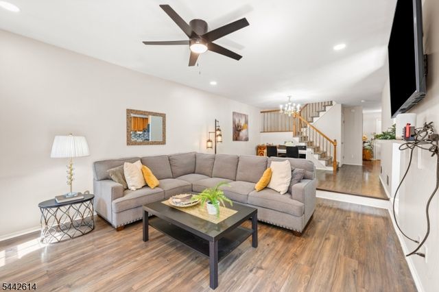 16 Estate Rd, Hillsborough Twp., NJ 08844