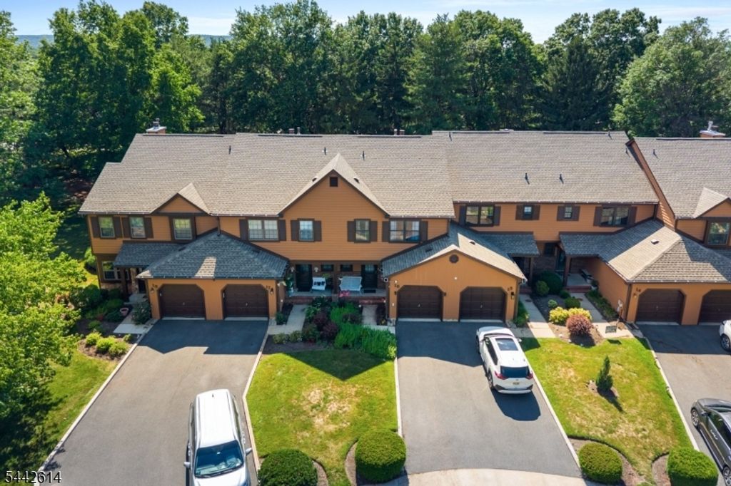 16 Estate Rd, Hillsborough Twp., NJ 08844