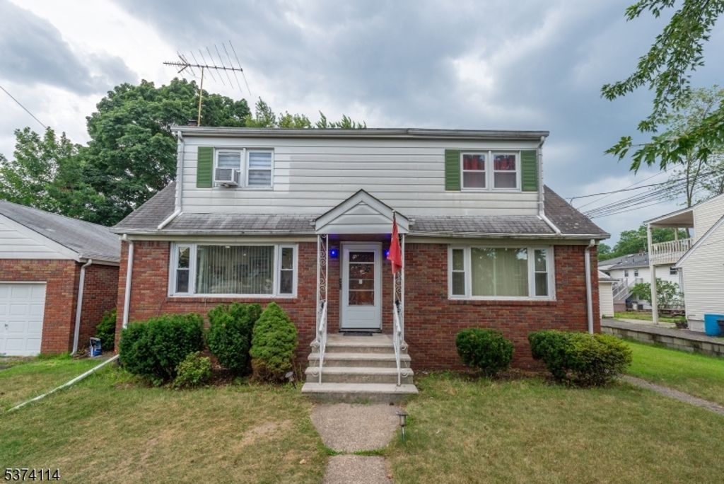 51 Rosengren Ave, Totowa Boro, NJ 07512