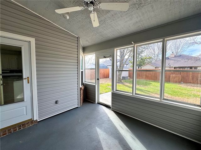 408 N 39th Street, Rogers, AR 72756