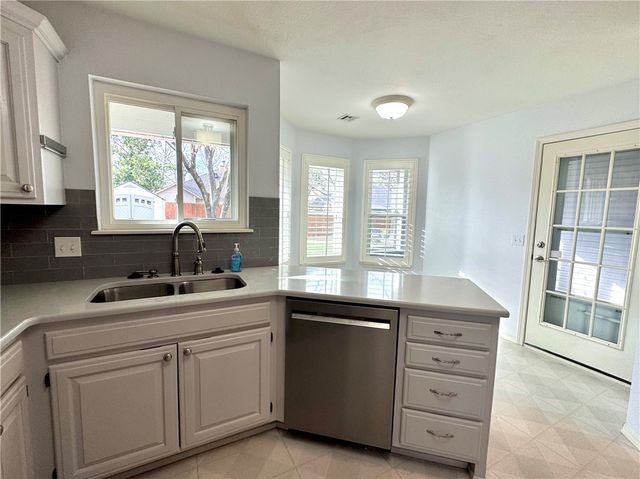 408 N 39th Street, Rogers, AR 72756