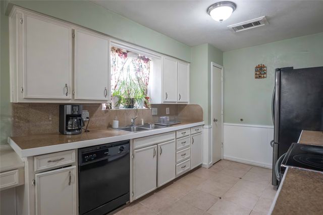 1923 Sierra Drive, Lewisville, TX 75077
