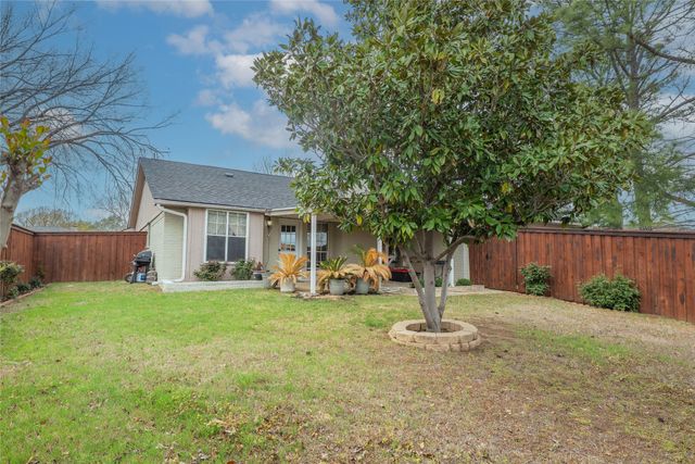 1923 Sierra Drive, Lewisville, TX 75077