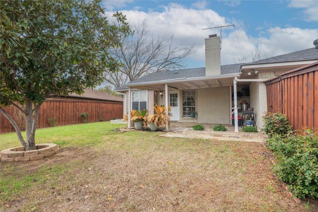 1923 Sierra Drive, Lewisville, TX 75077