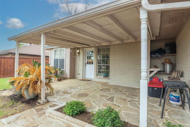 1923 Sierra Drive, Lewisville, TX 75077