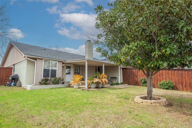 1923 Sierra Drive, Lewisville, TX 75077