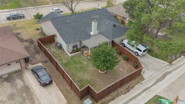 1923 Sierra Drive, Lewisville, TX 75077