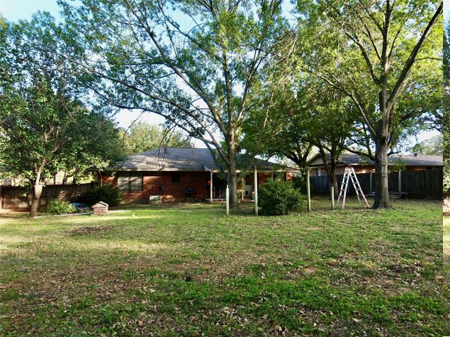 3106 S Lipsey Street, Decatur, TX 76234