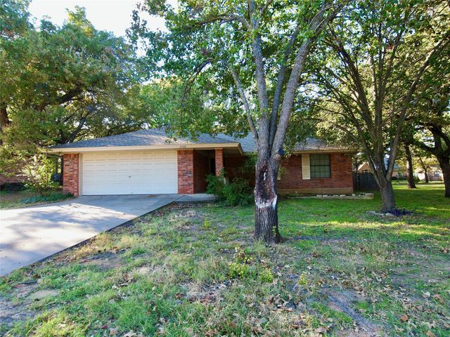 3106 S Lipsey Street, Decatur, TX 76234