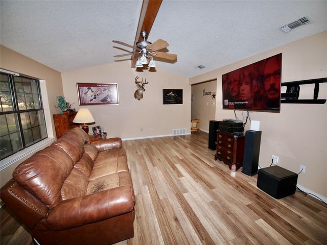 3106 S Lipsey Street, Decatur, TX 76234