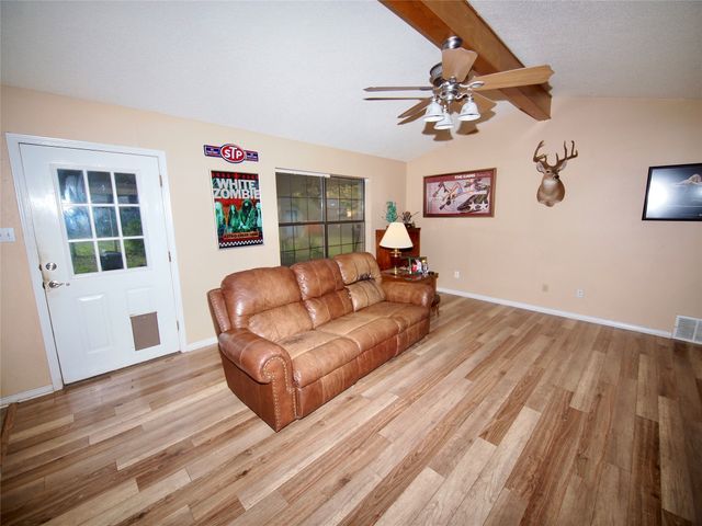 3106 S Lipsey Street, Decatur, TX 76234