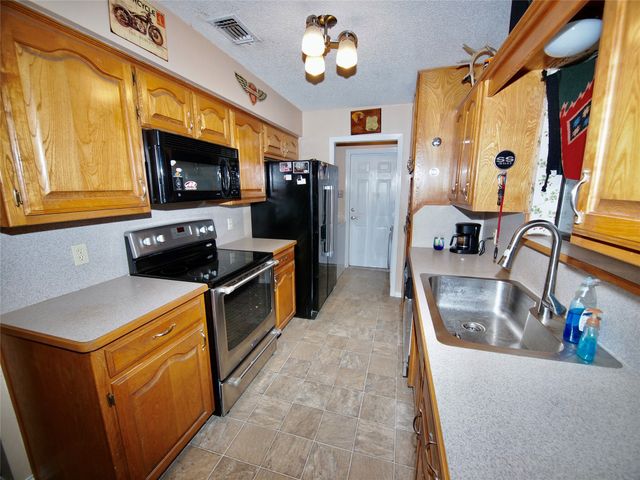 3106 S Lipsey Street, Decatur, TX 76234