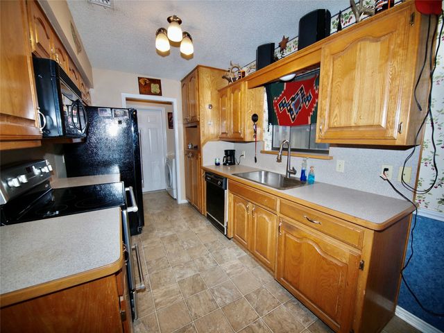 3106 S Lipsey Street, Decatur, TX 76234