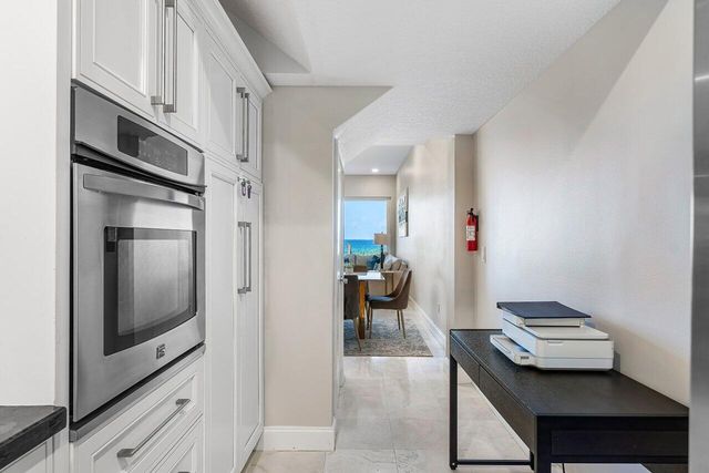 4517 S Ocean Boulevard, Highland Beach, FL 33487