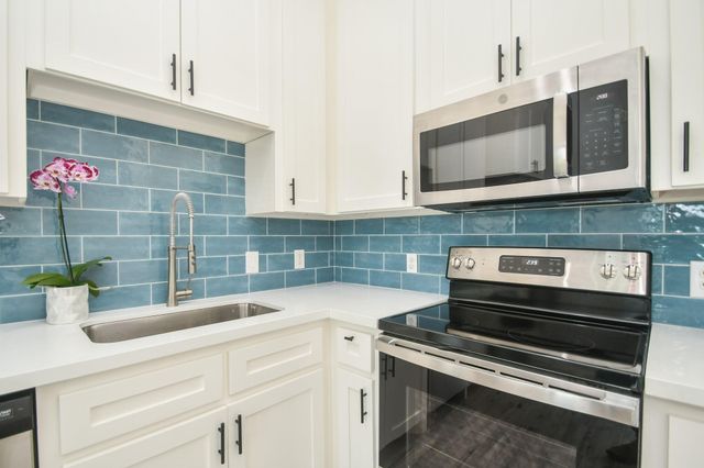 1441 East Street 302, Houston, TX 77007