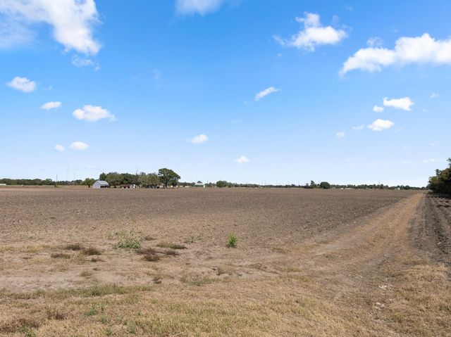00 Vrlla Road, Guy, TX 77444