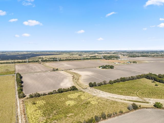 00 Vrlla Road, Guy, TX 77444