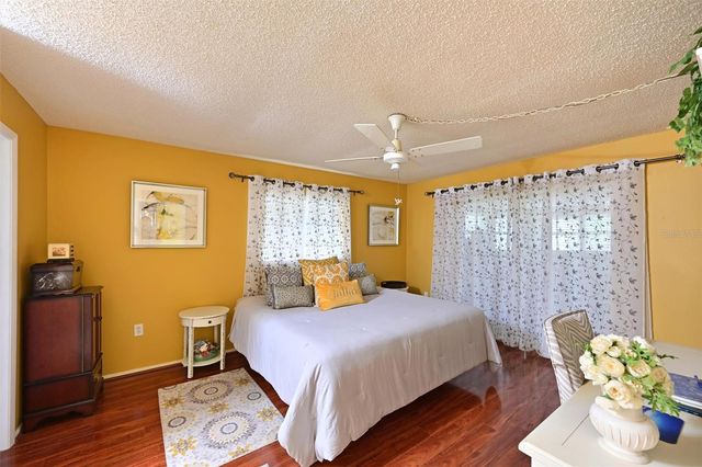 811 ALDERWOOD WAY, Sarasota, FL 34243