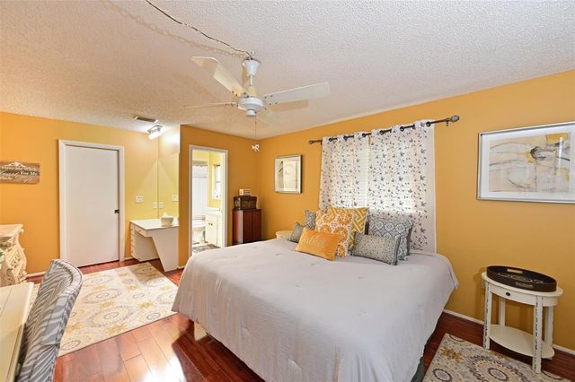811 ALDERWOOD WAY, Sarasota, FL 34243