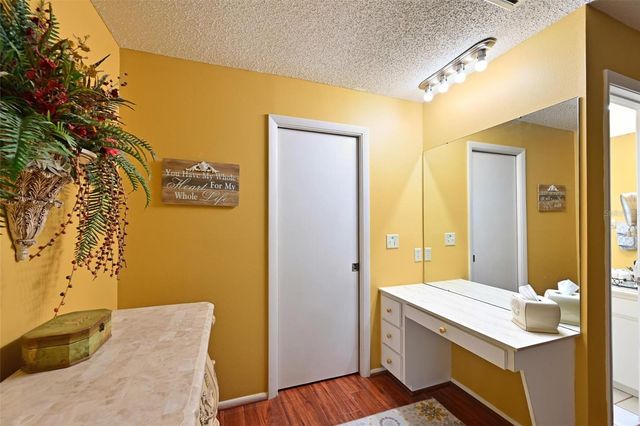 811 ALDERWOOD WAY, Sarasota, FL 34243