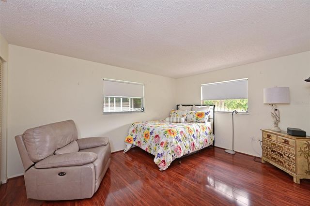 811 ALDERWOOD WAY, Sarasota, FL 34243