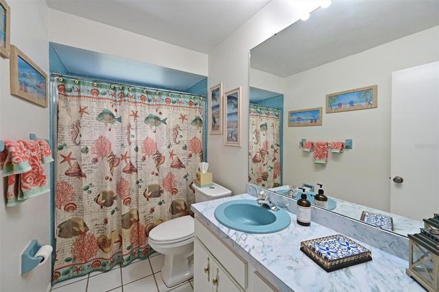 811 ALDERWOOD WAY, Sarasota, FL 34243