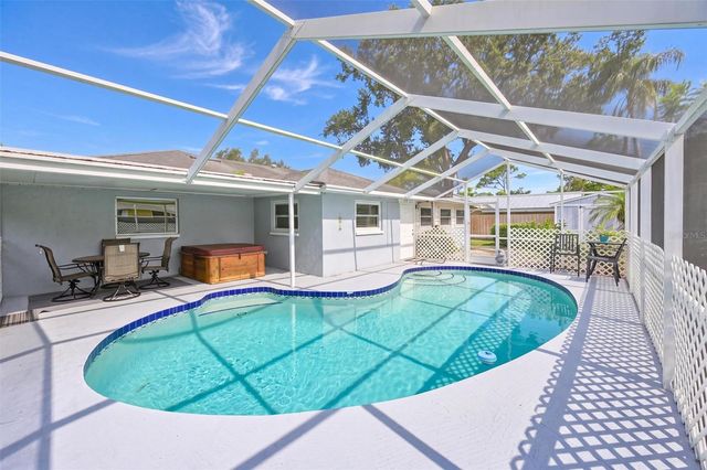 811 ALDERWOOD WAY, Sarasota, FL 34243