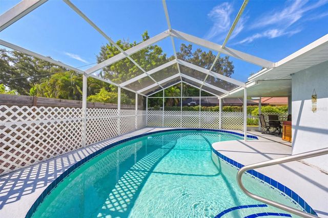 811 ALDERWOOD WAY, Sarasota, FL 34243