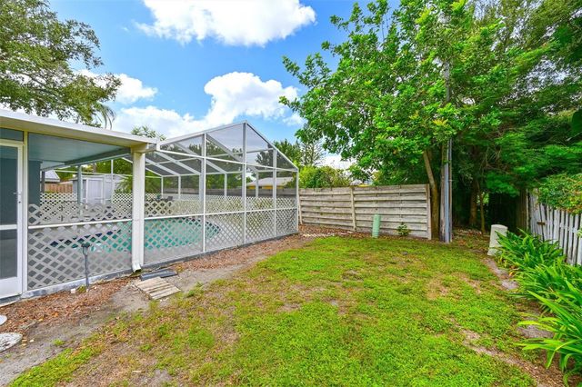 811 ALDERWOOD WAY, Sarasota, FL 34243