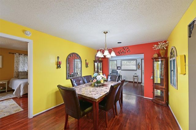 811 ALDERWOOD WAY, Sarasota, FL 34243