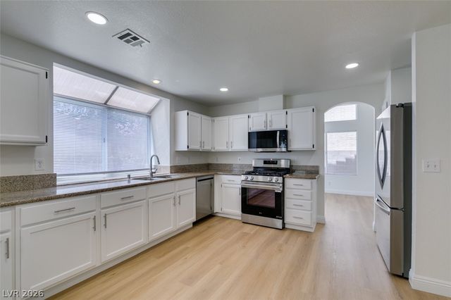 2113 Desert Peak Road, Las Vegas, NV 89134