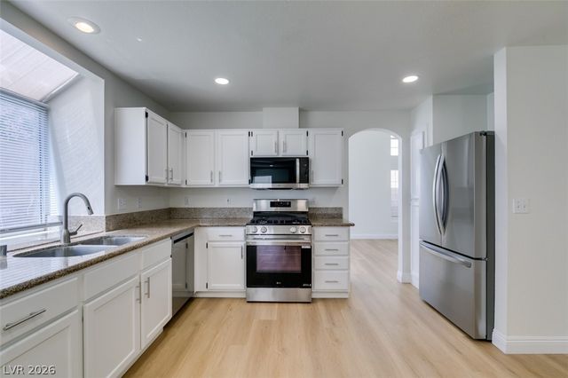 2113 Desert Peak Road, Las Vegas, NV 89134