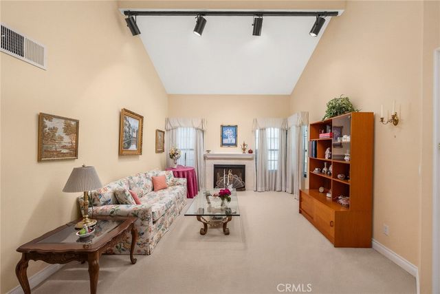 2036 Pepperwood, Duarte, CA 91010