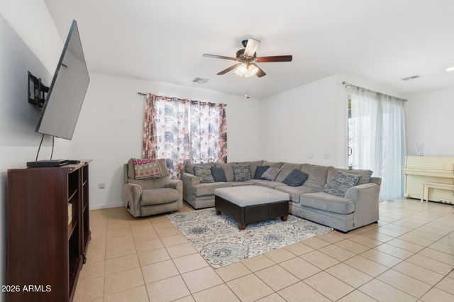 256 W CHASKA Trail, San Tan Valley, AZ 85140