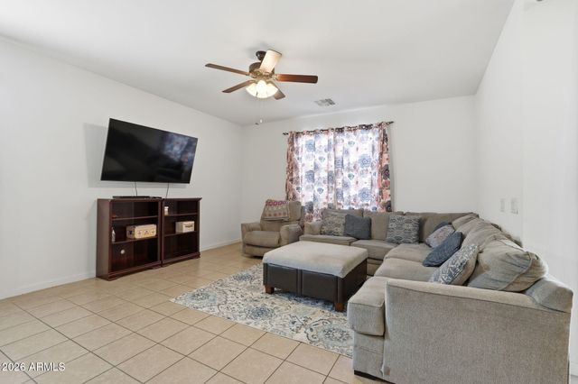 256 W CHASKA Trail, San Tan Valley, AZ 85140