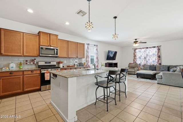 256 W CHASKA Trail, San Tan Valley, AZ 85140