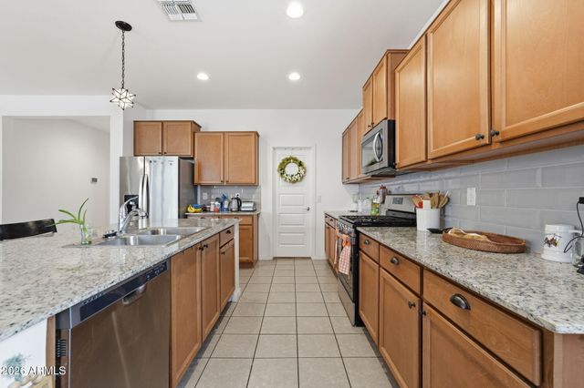256 W CHASKA Trail, San Tan Valley, AZ 85140